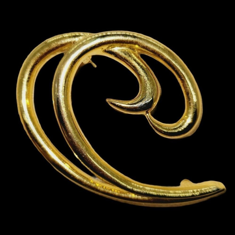 Vintage Trifari Gold Brooch Pin Double Swirl Polished Gold Tone EUC Timeless